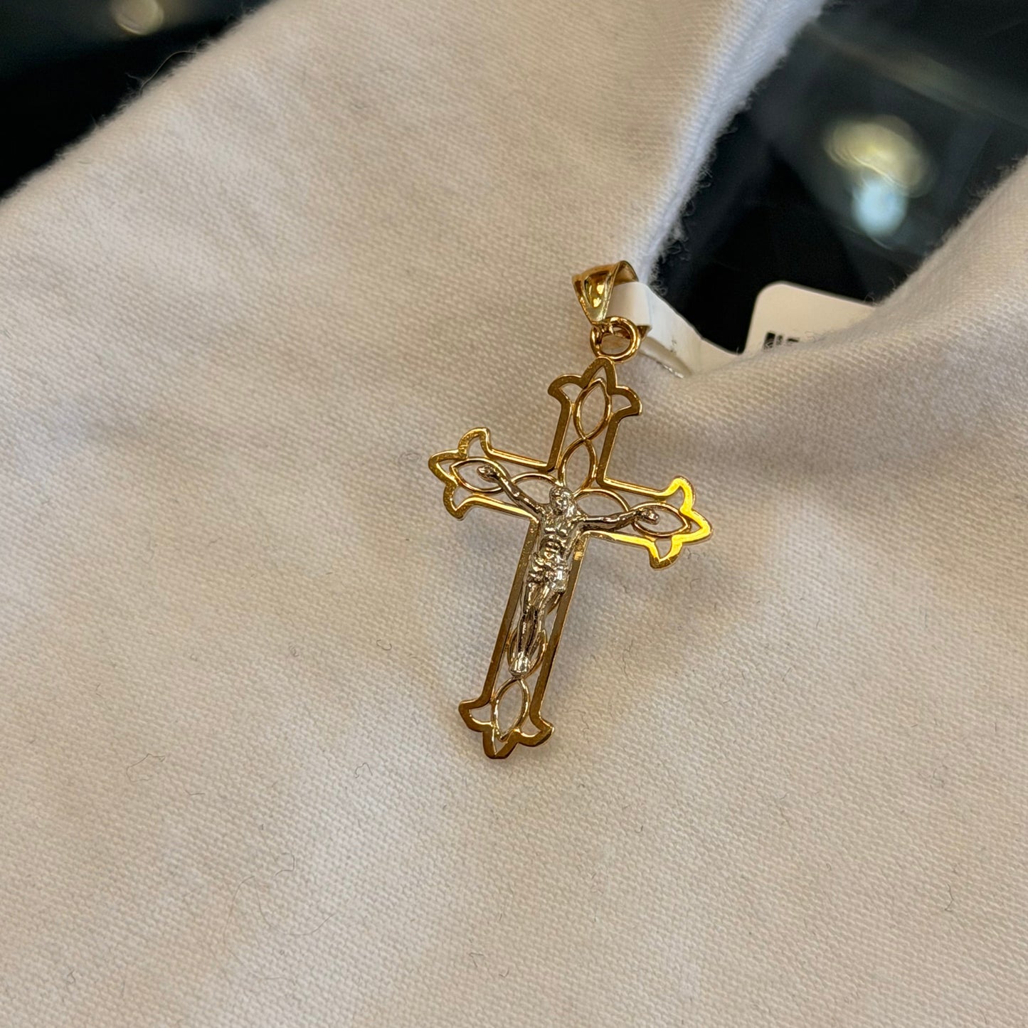 10k Cross Pendant
