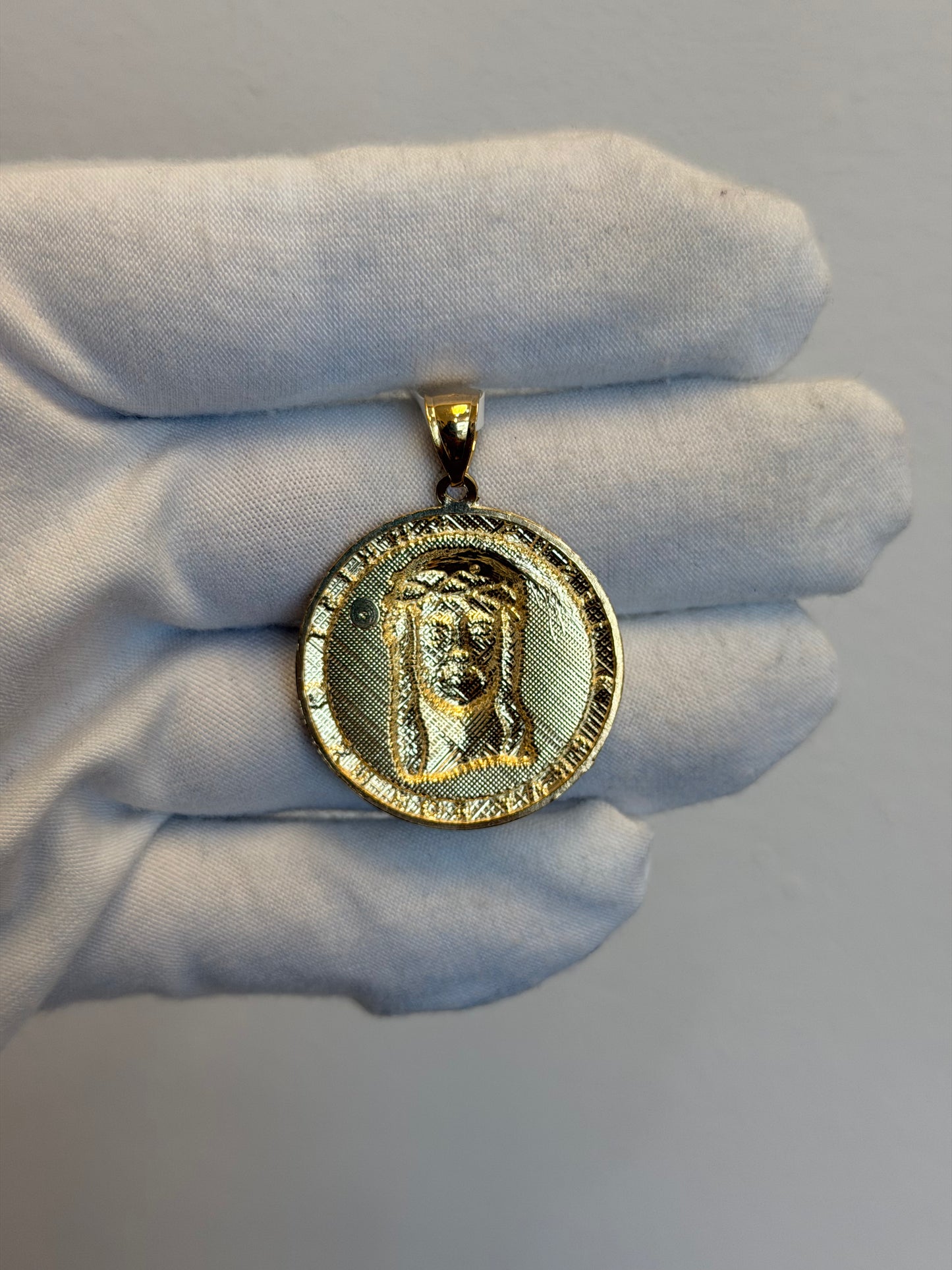 10k Jesus Pendant