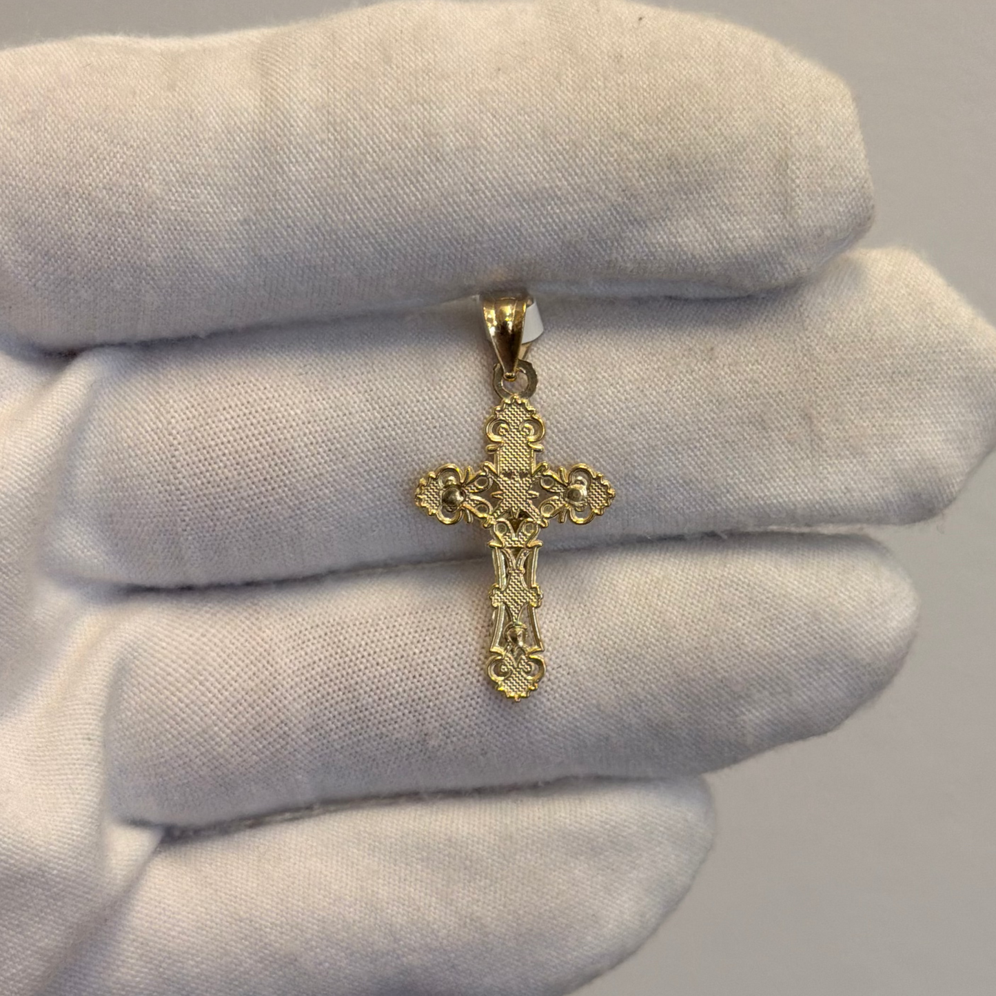 10k Cross Pendant