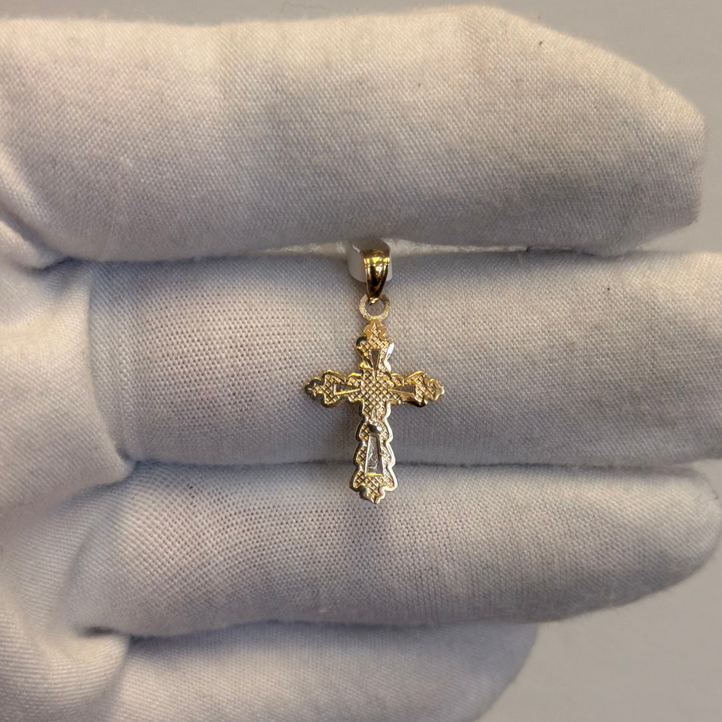 10k Cross Pendant