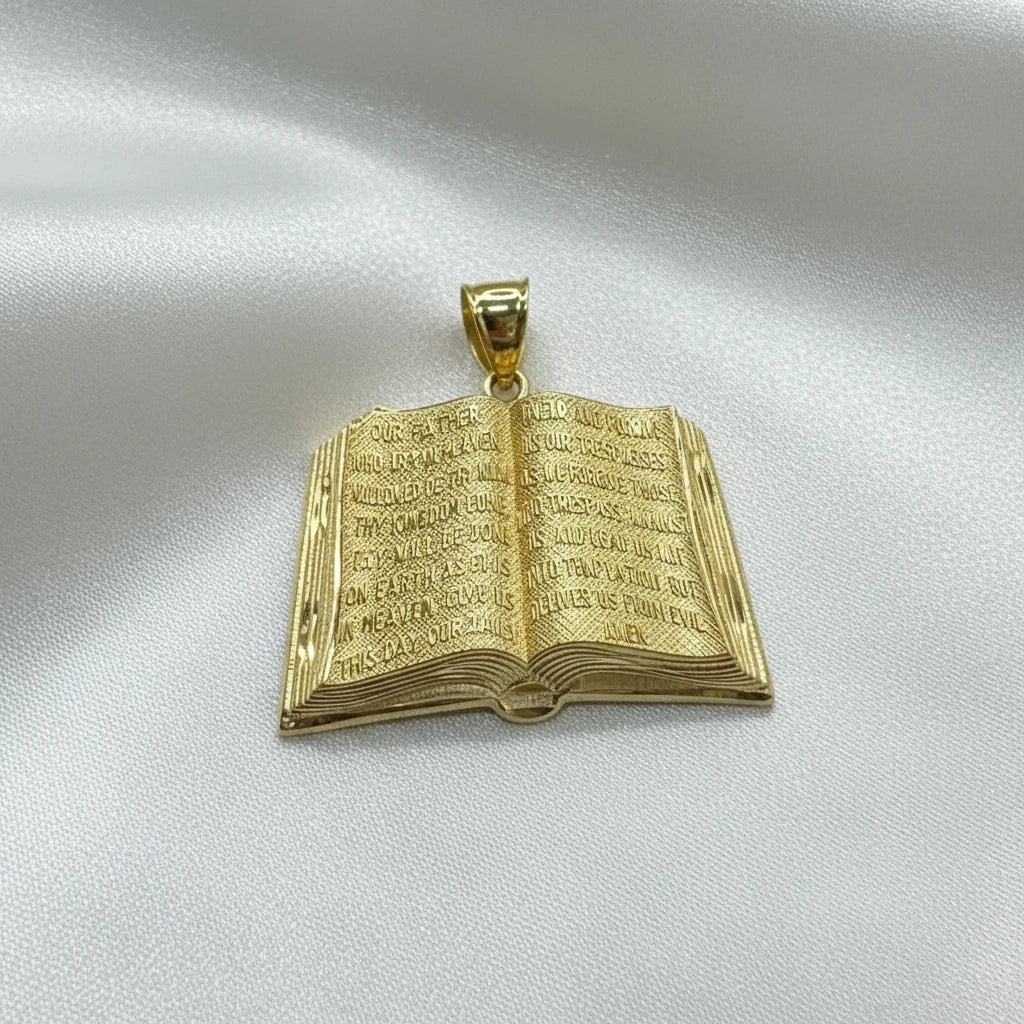 10k Prayer book pendant