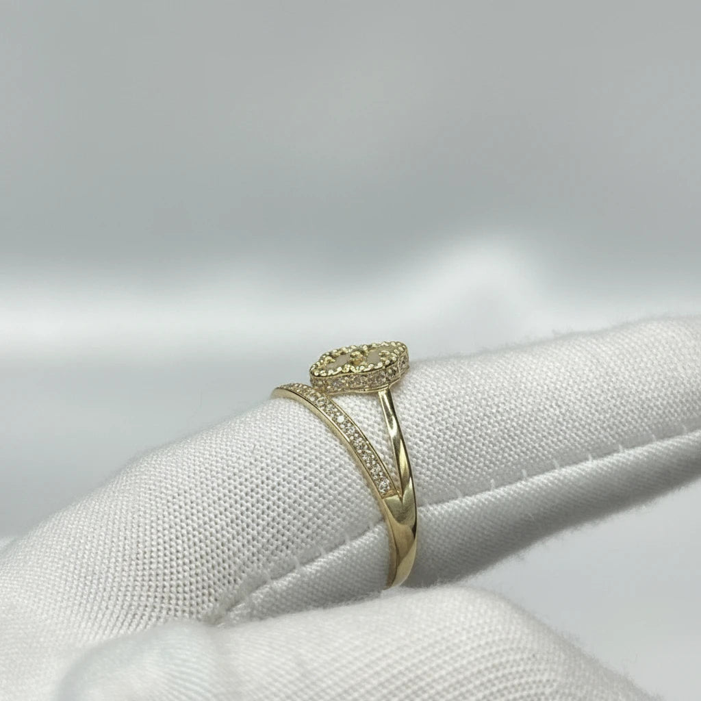 10k four leaf clover Ring