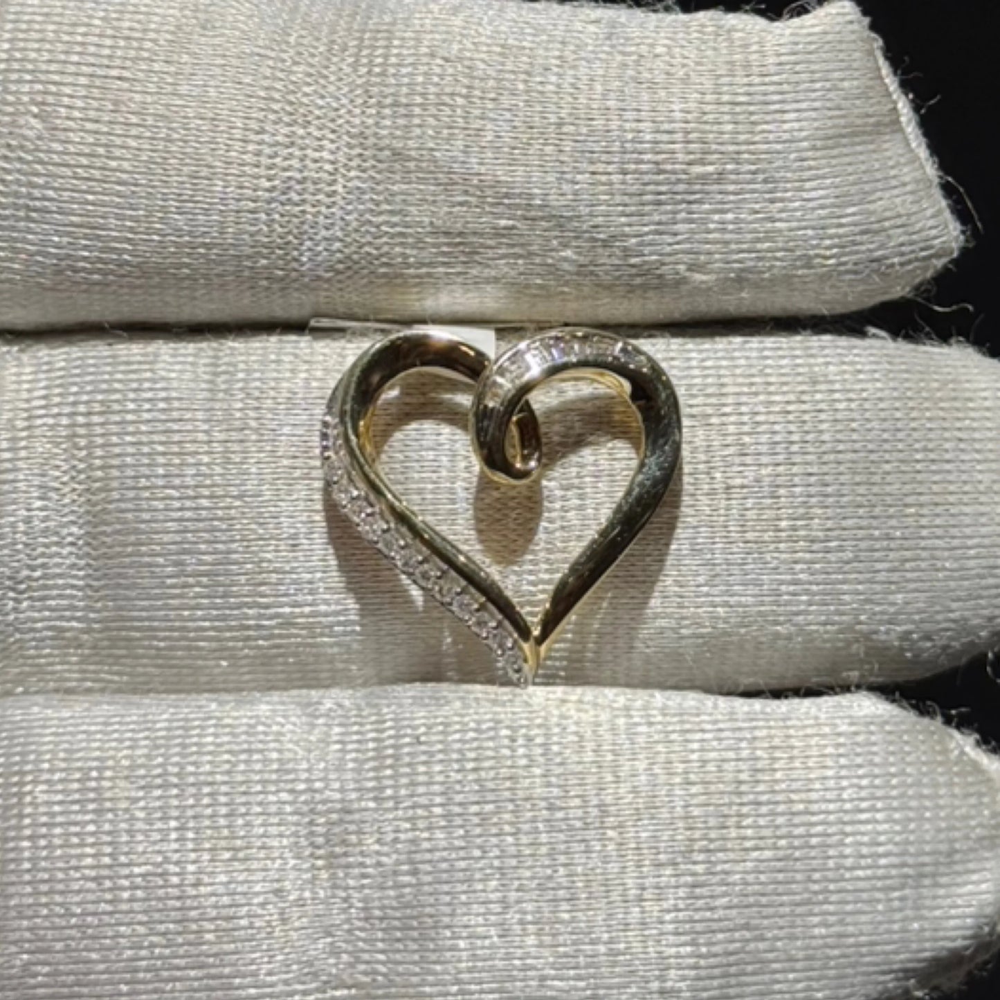 14k Diamond Heart Pendant
