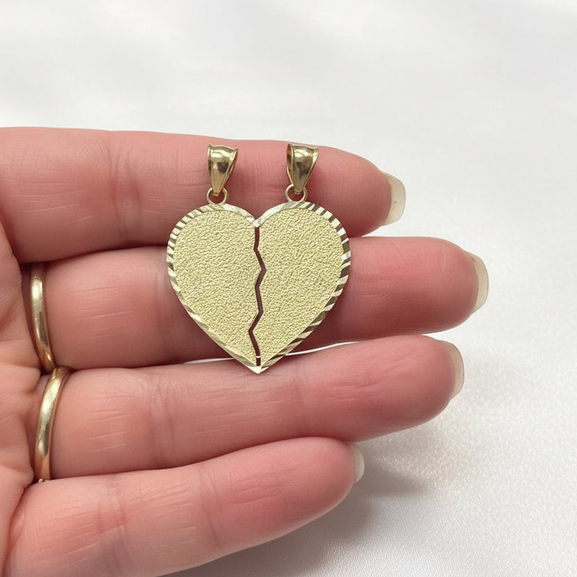 10k Breakable Heart pendant