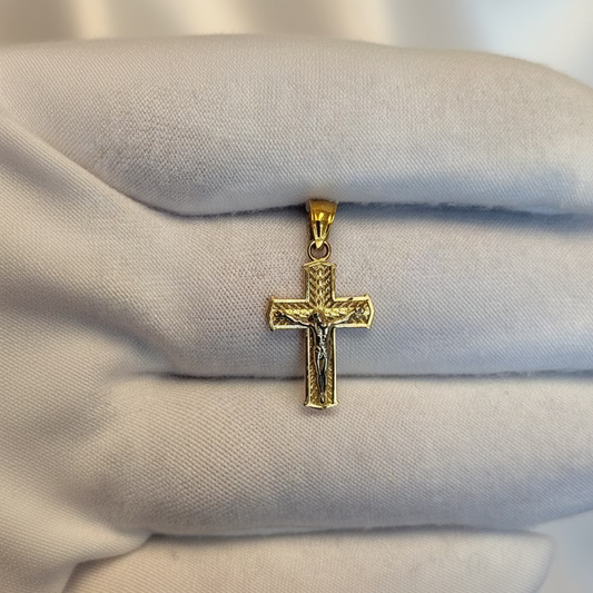 10k Cross Pendant