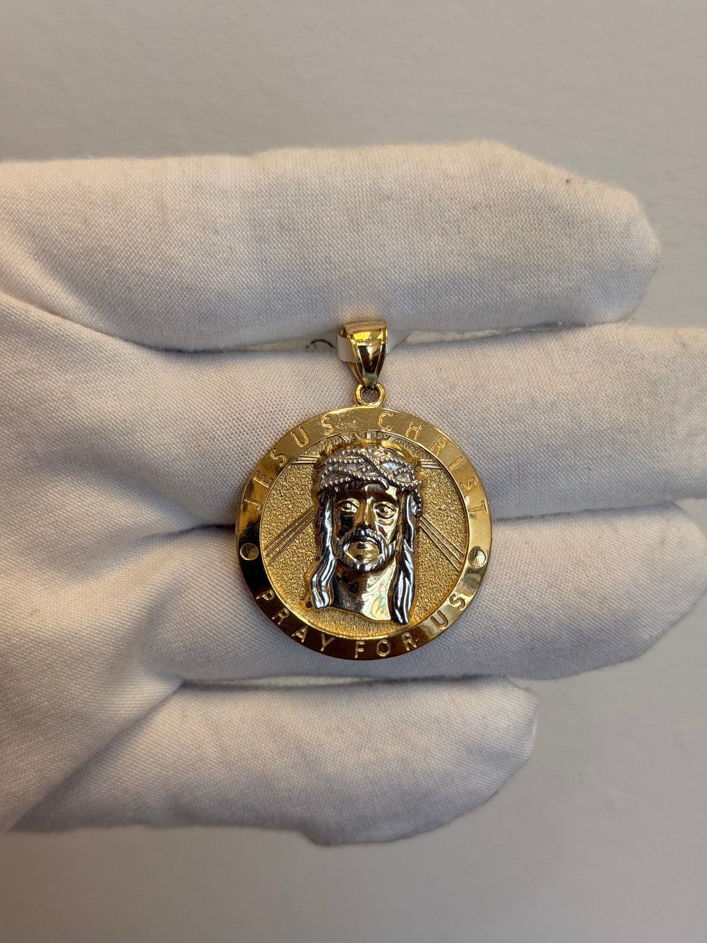 10k Jesus Pendant