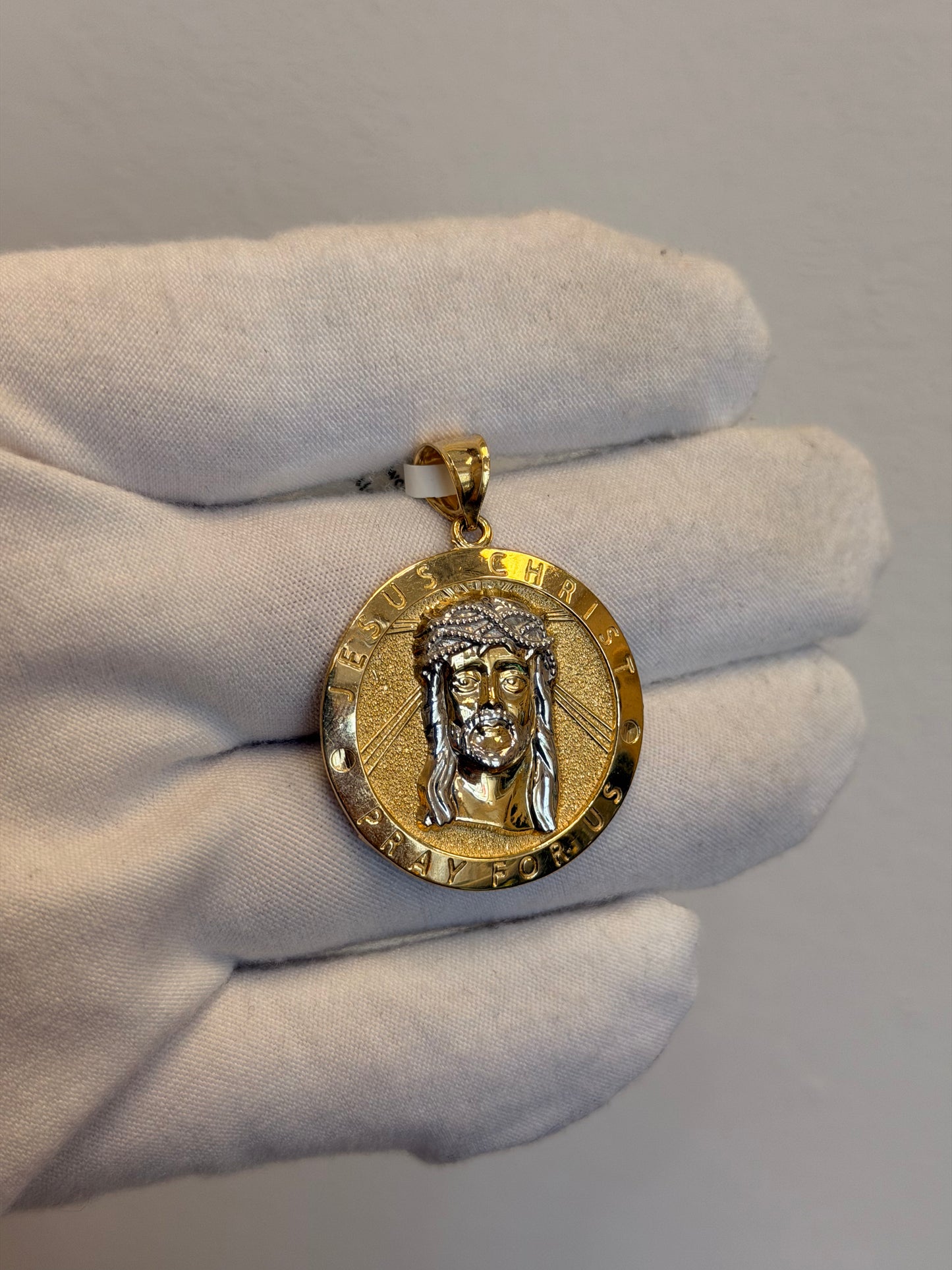 10k Jesus Pendant