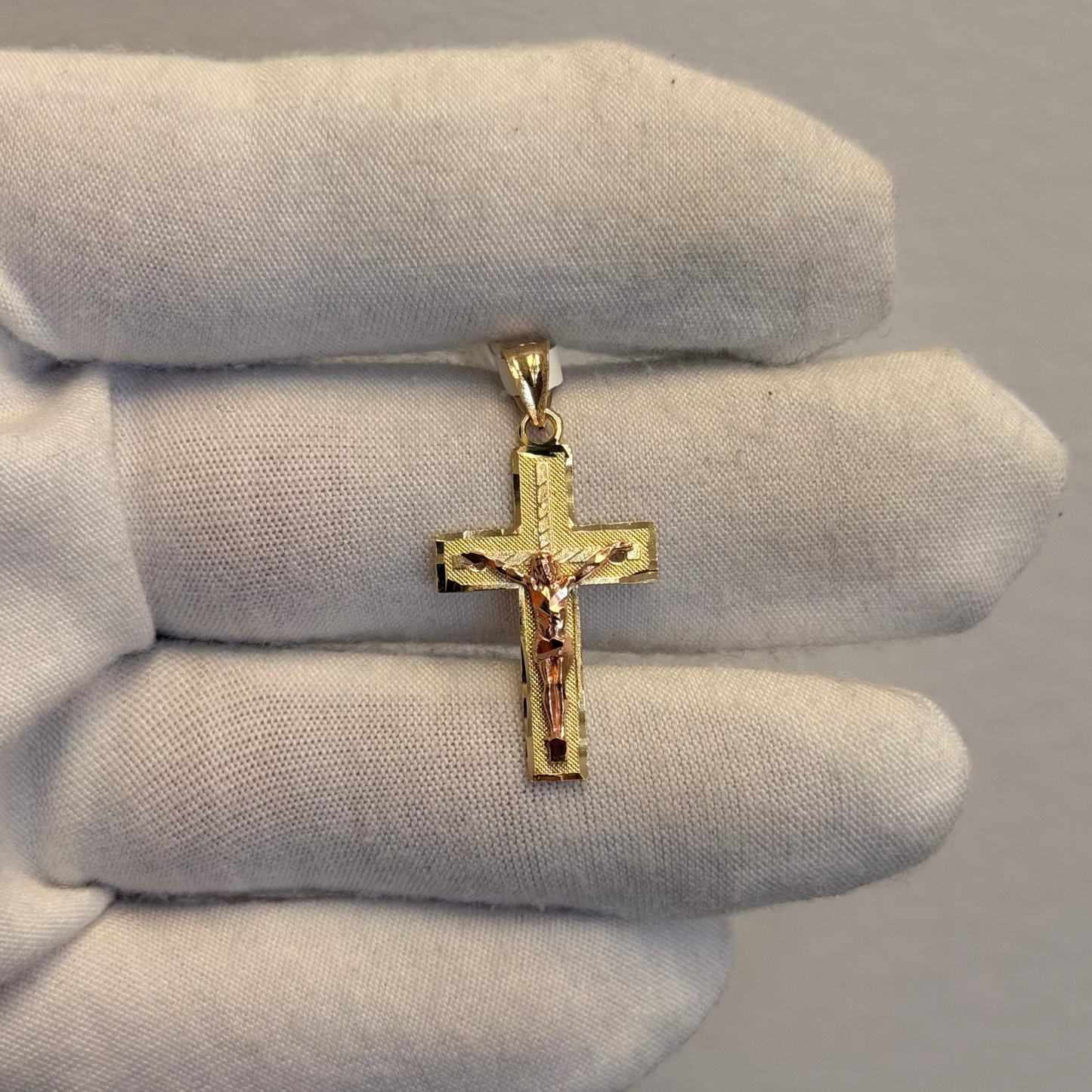 10k Cross Pendant