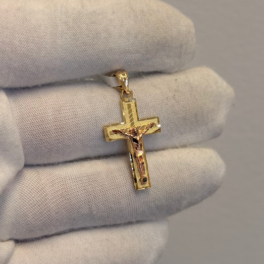 10k Cross Pendant
