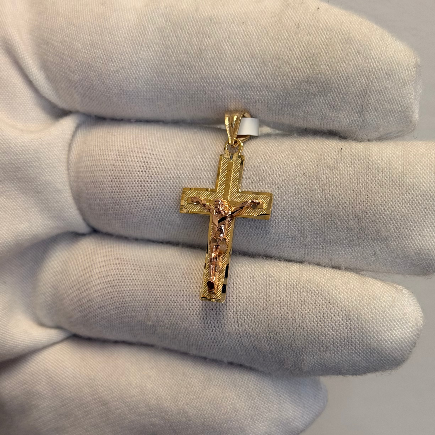 10k Cross Pendant