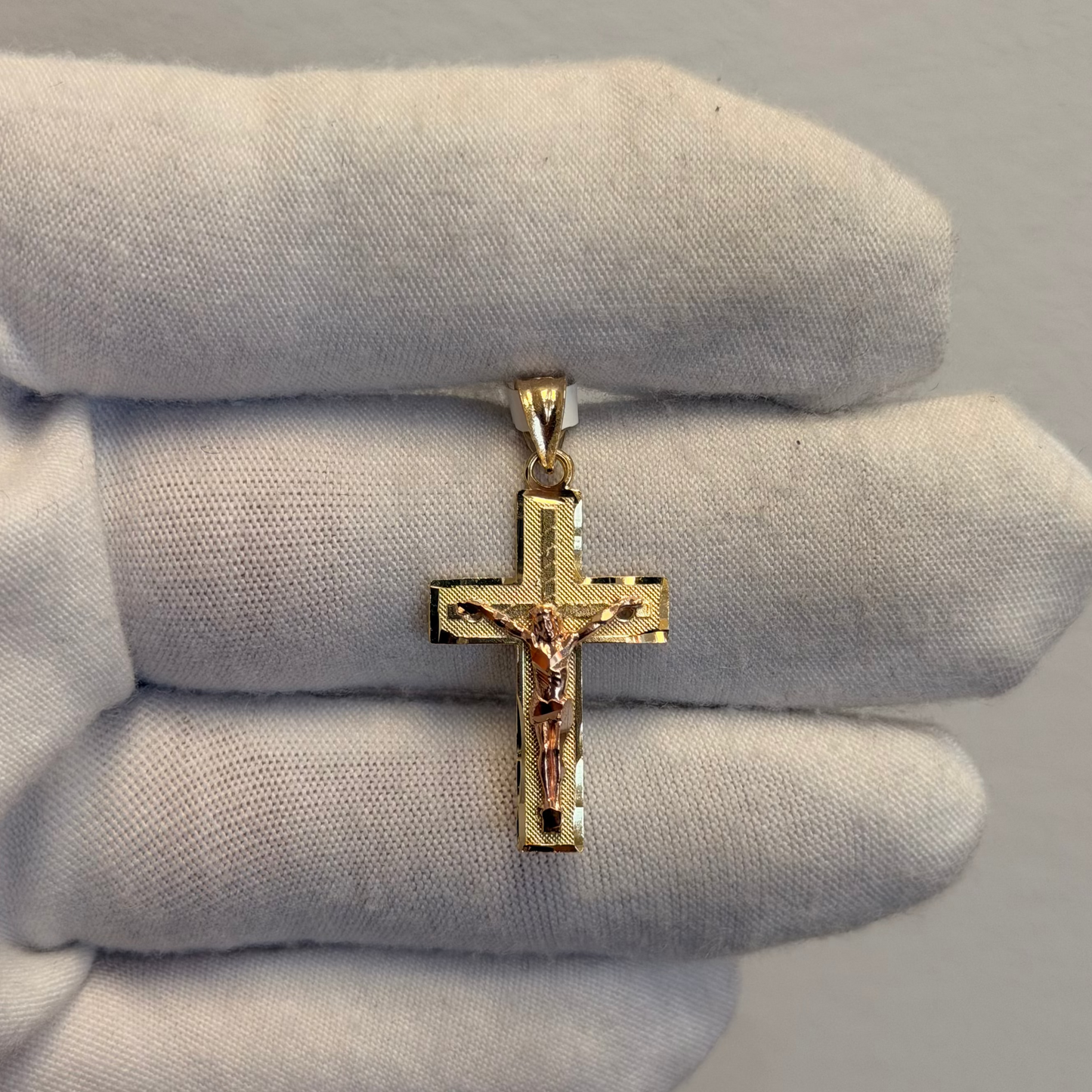 10k Cross Pendant