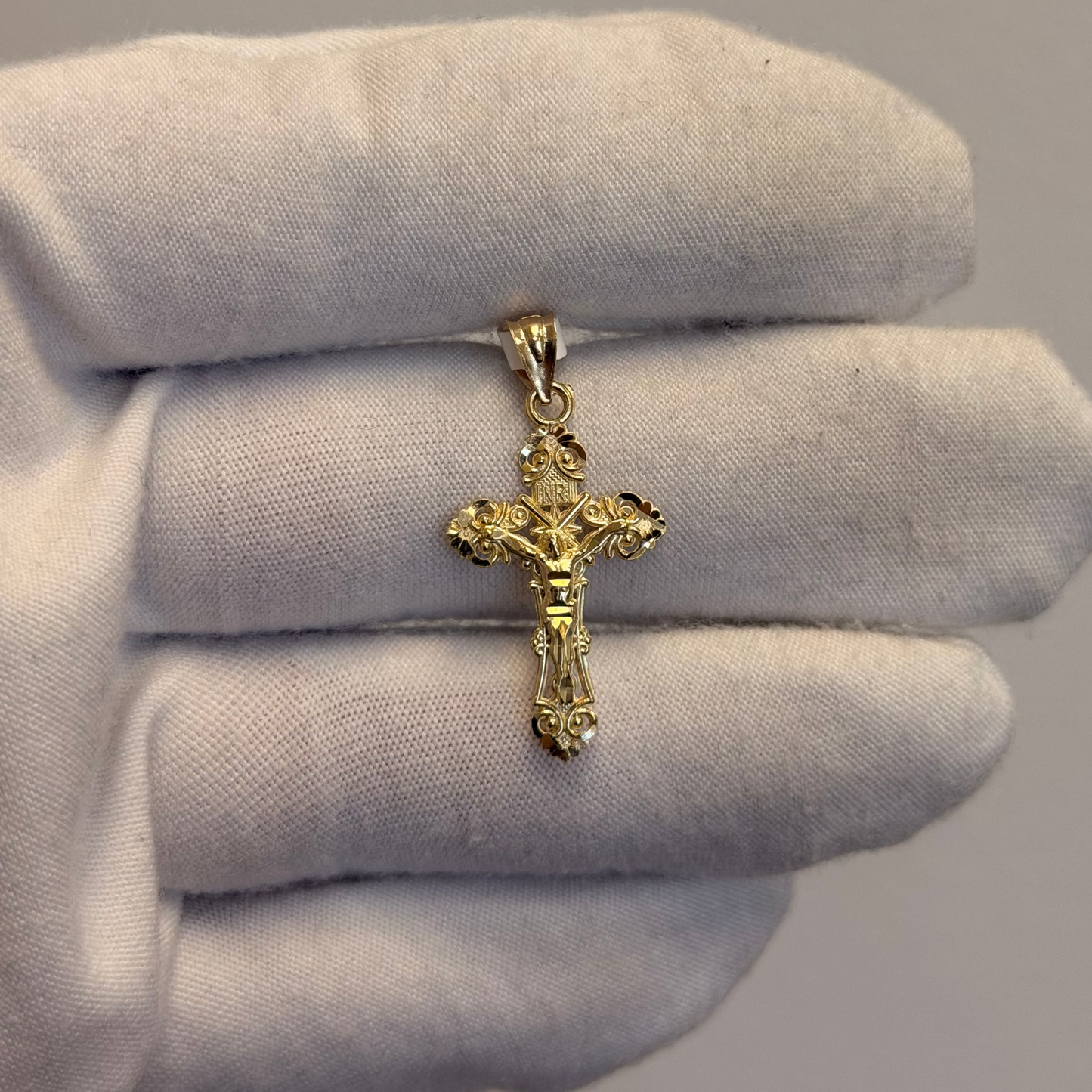 10k Cross Pendant