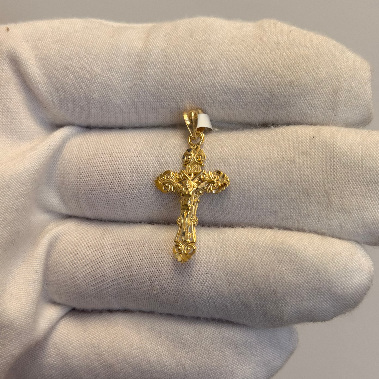 10k Cross Pendant