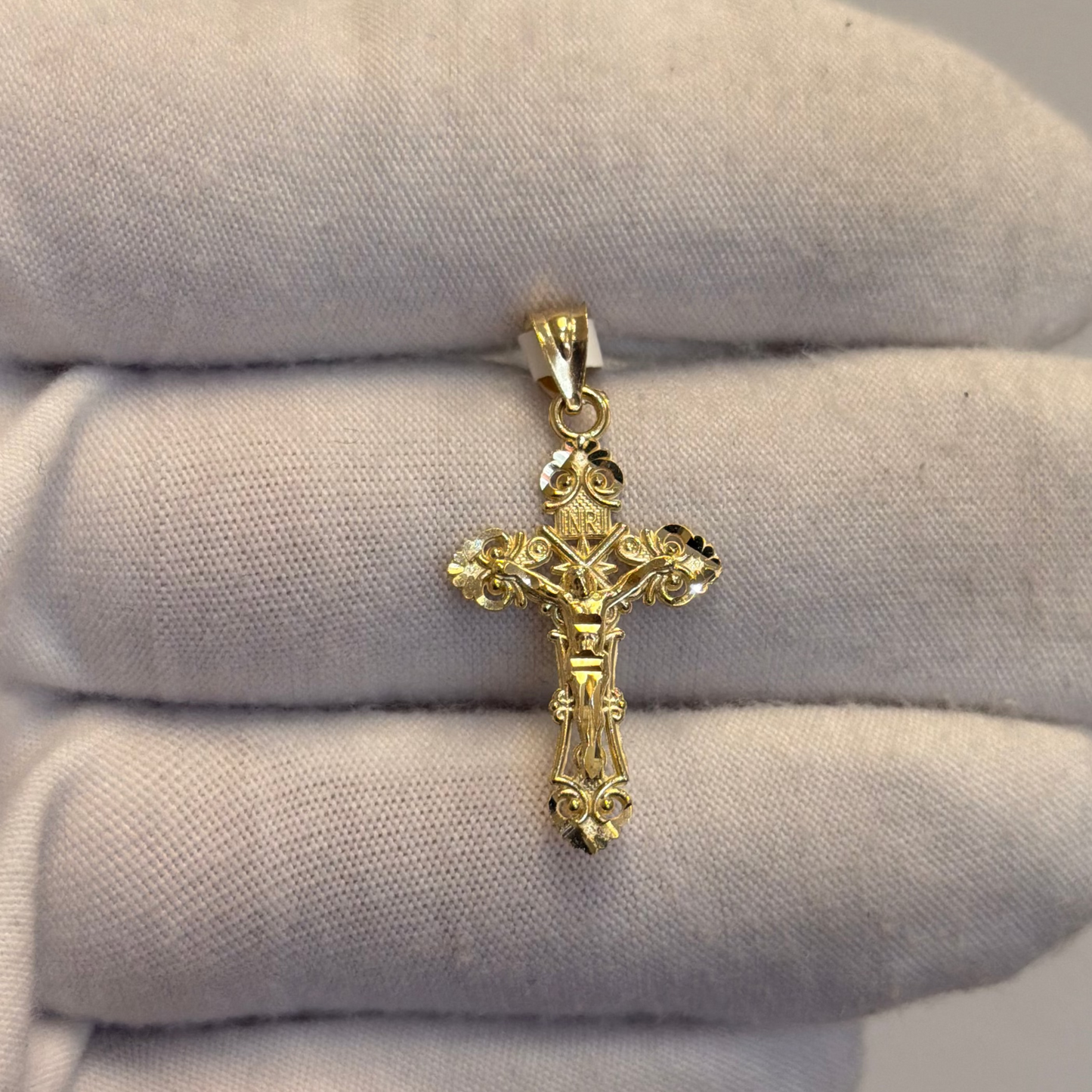 10k Cross Pendant