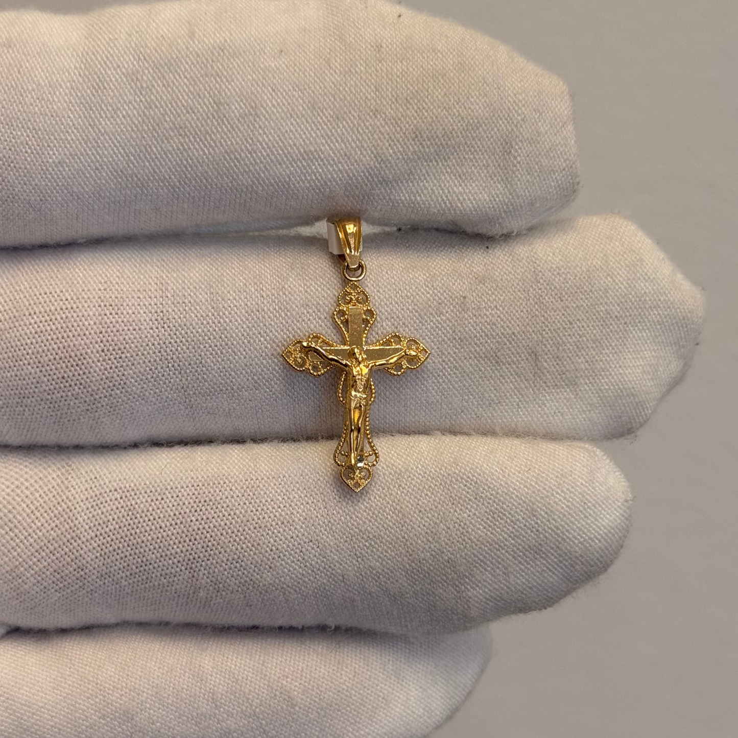 10k Cross Pendant