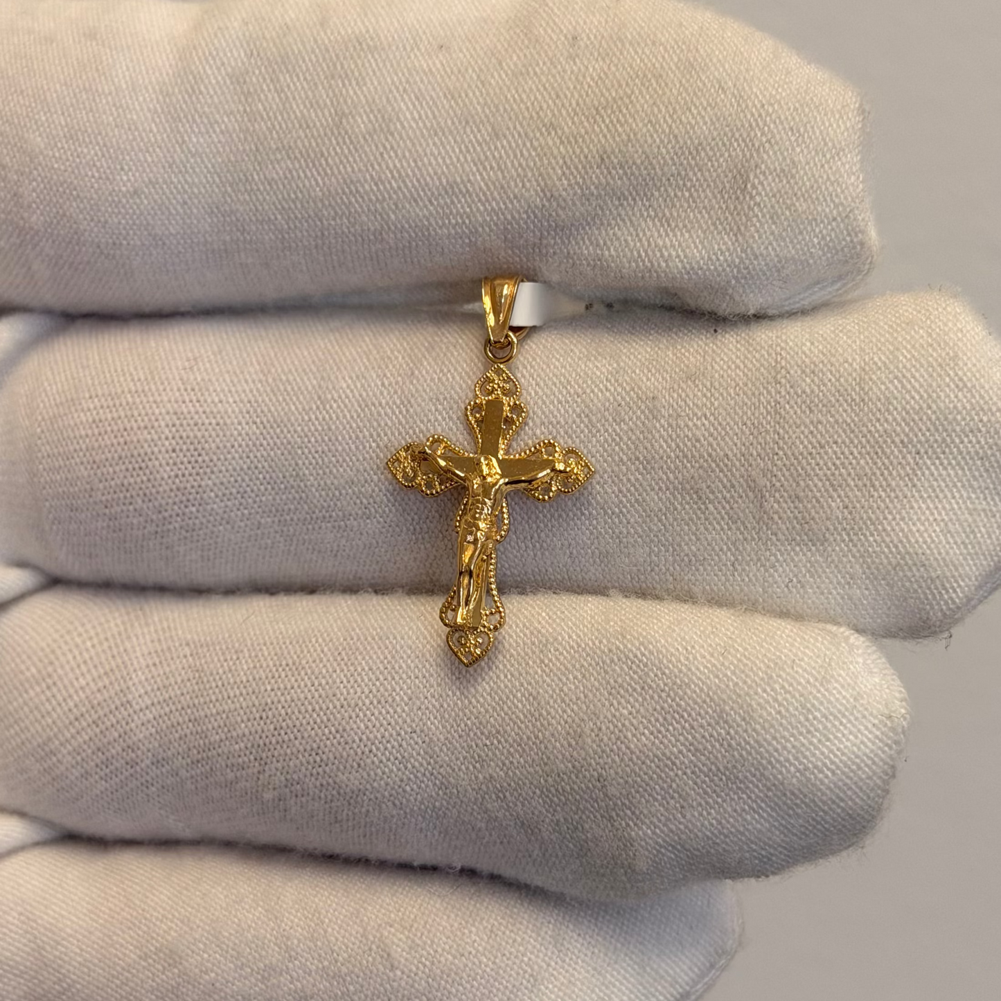 10k Cross Pendant
