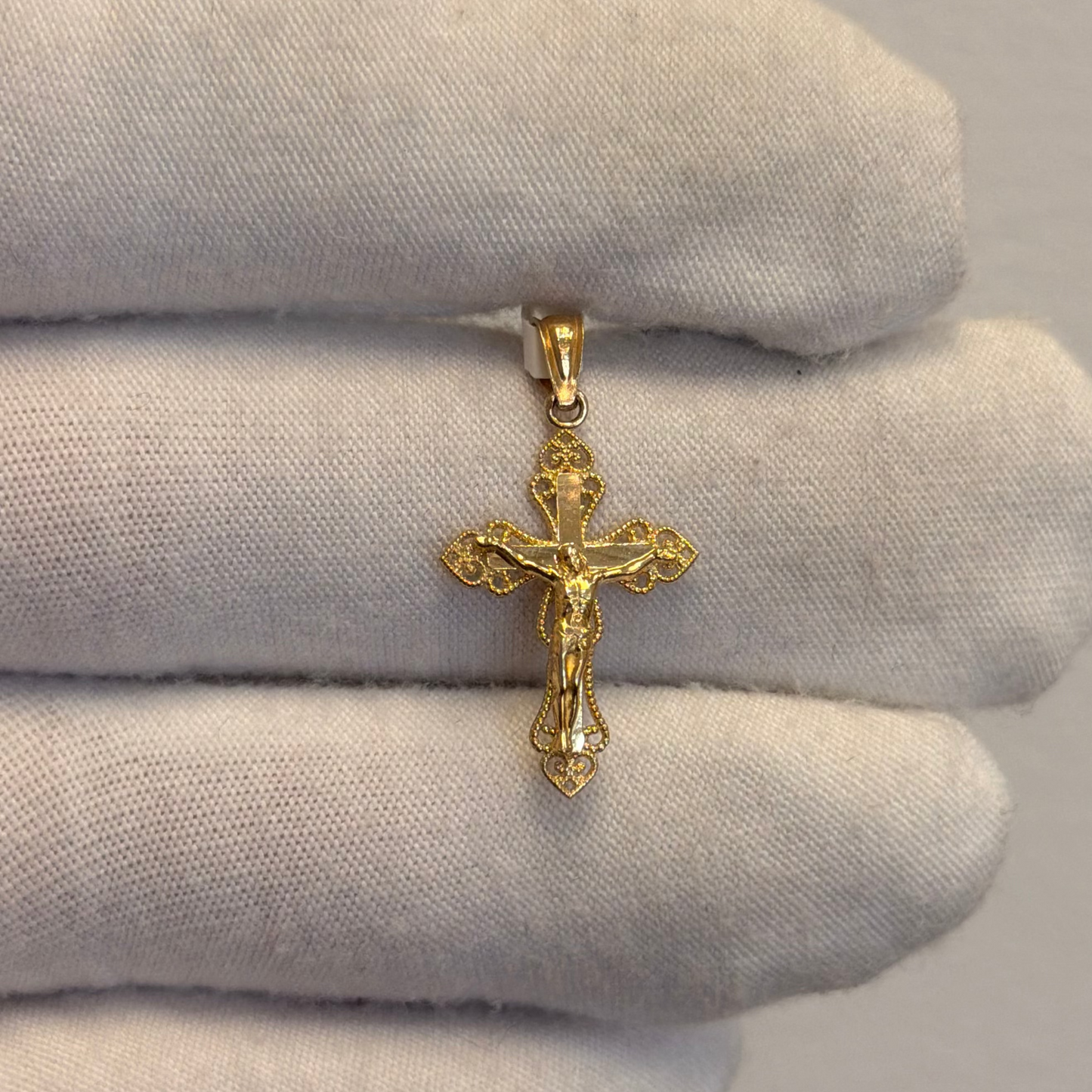 10k Cross Pendant