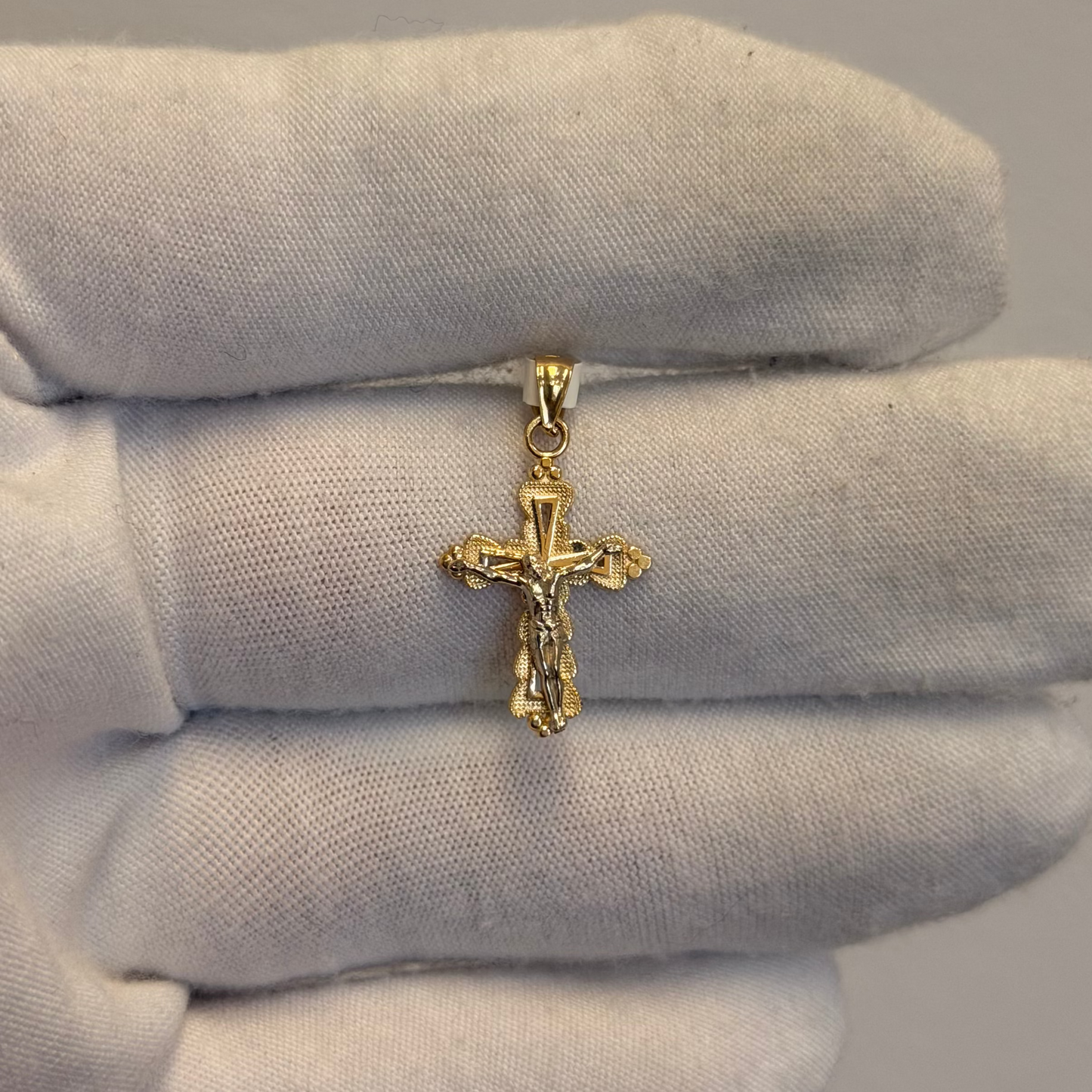 10k Cross Pendant