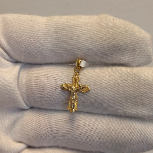 10k Cross Pendant
