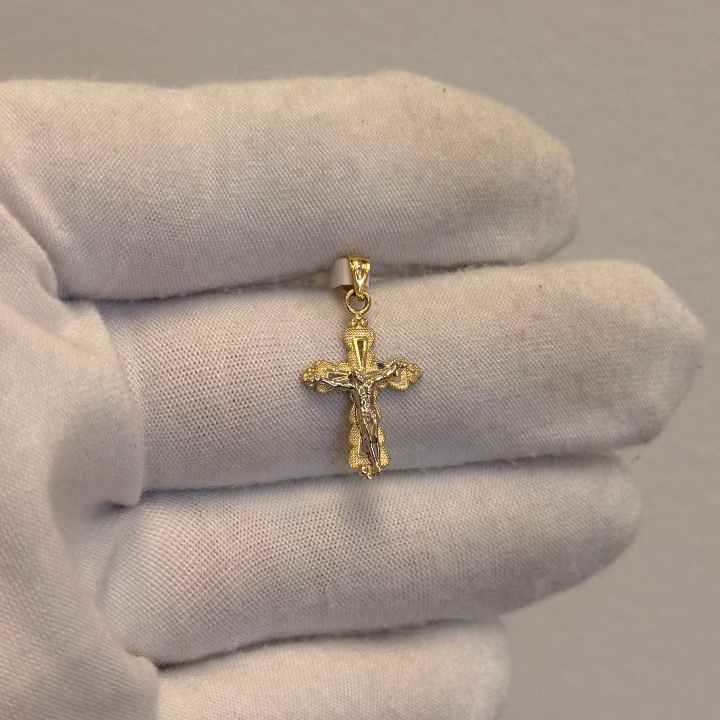 10k Cross Pendant