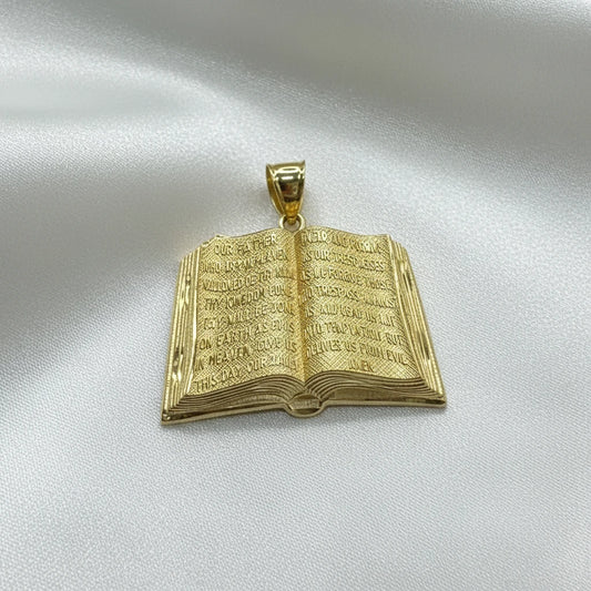 10k Prayer book pendant