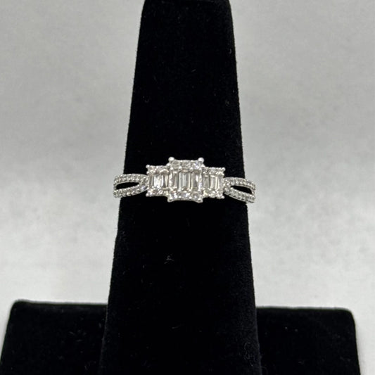 10k White Gold Diamond Engagement Ring
