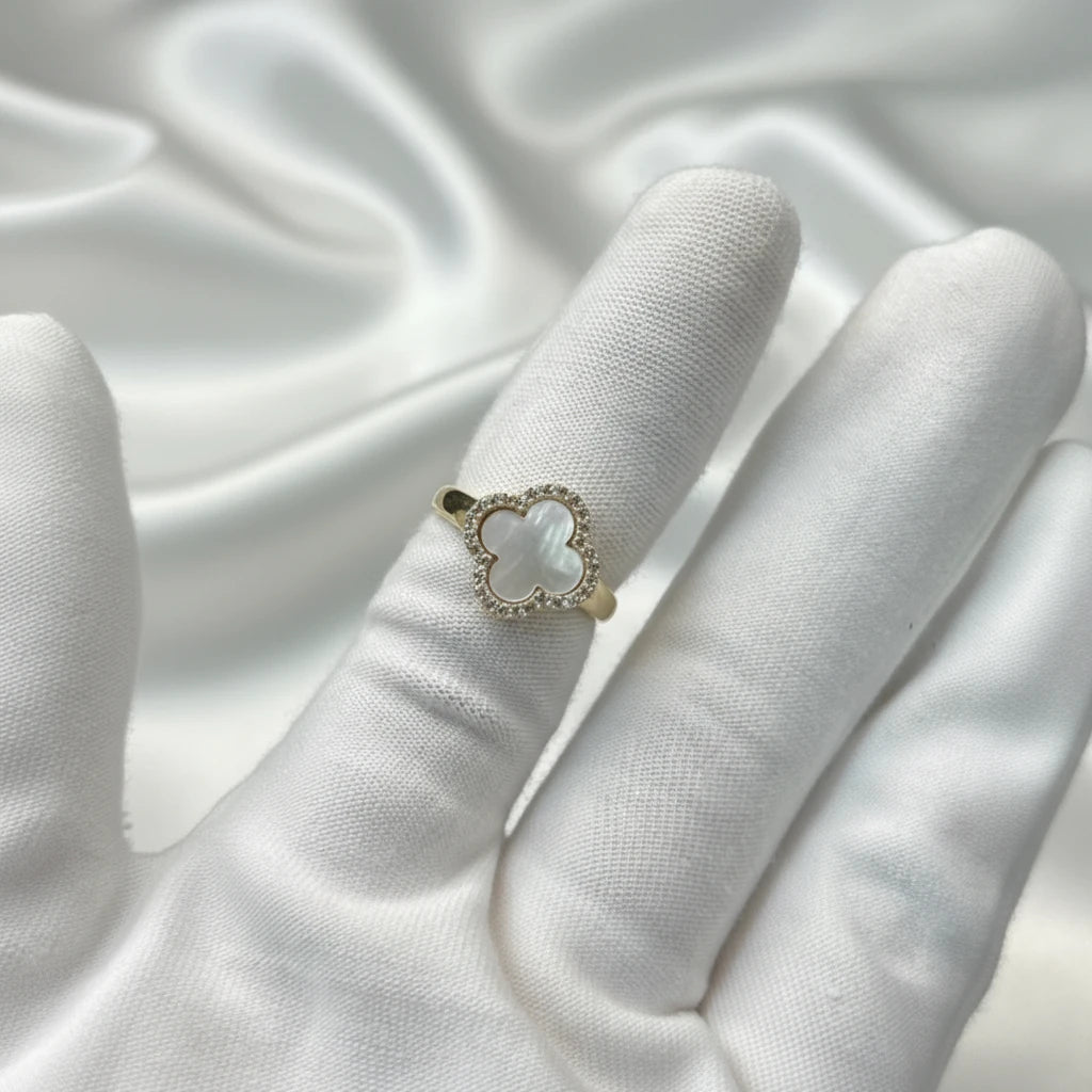 10k Mother Of Pearl Clover Ring